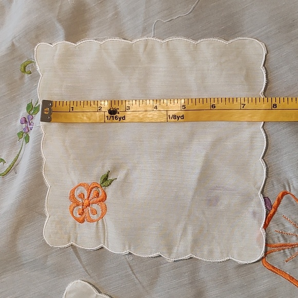 NEW Vintage HAND MADE Embroidered Tablecloth SET - Picture 12 of 14